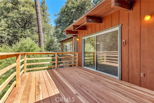 25405 Point Of Rocks Drive, Idyllwild CA: https://media.crmls.org/medias/7cb3a6da-9343-408a-9c86-35ebf8cb5c57.jpg