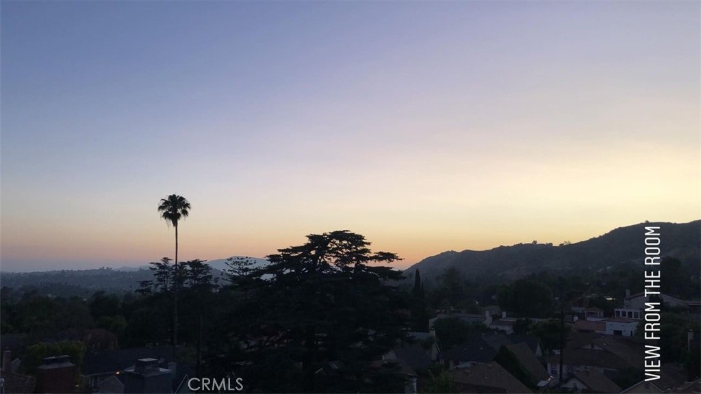 https://media.crmls.org/medias/7cb42c66-0e77-468f-b86f-296e5127fc10.jpg?preset=X-Large