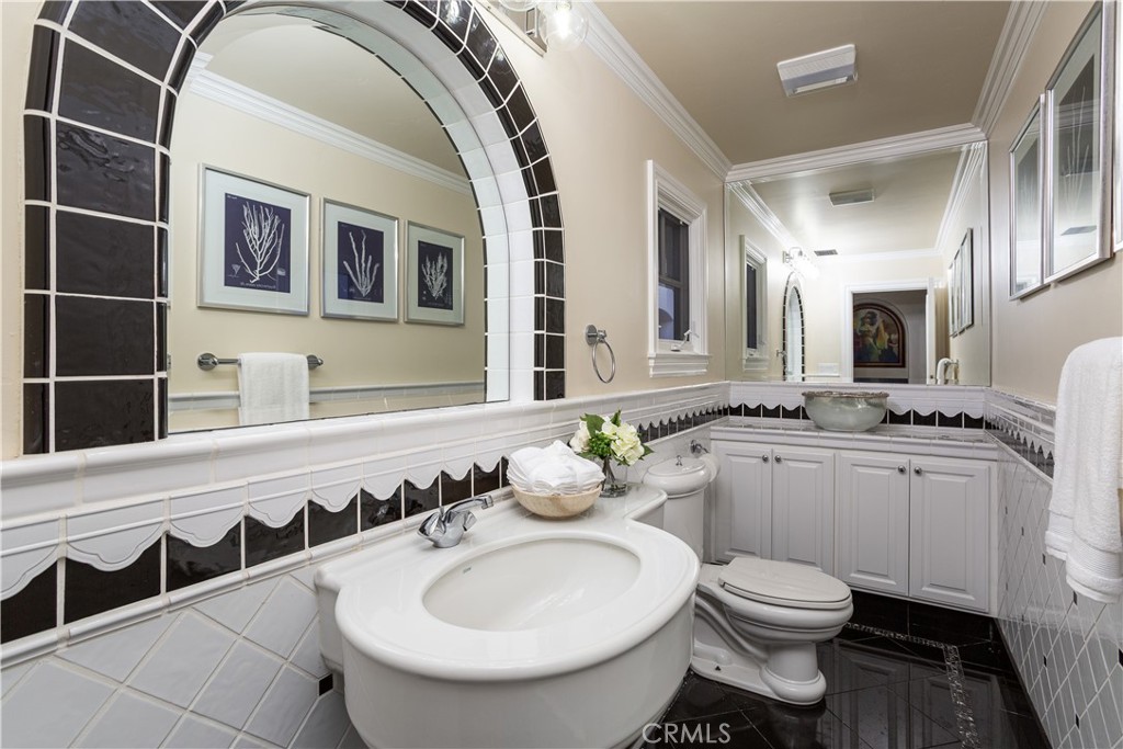 7cb47363 43aa 4fe9 95ce B50e6cc3dd25