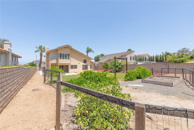16783 Lake Knoll, Riverside CA: https://media.crmls.org/medias/7cb50990-c8f9-4628-a457-de164a2e6a62.jpg