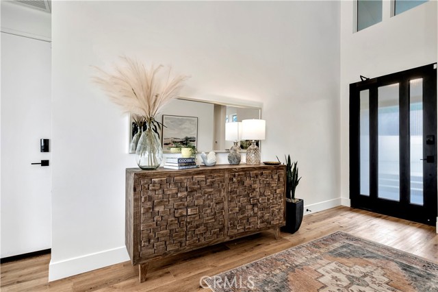 Detail Gallery Image 7 of 68 For 553 Temple Hills Dr, Laguna Beach,  CA 92651 - 5 Beds | 4/1 Baths