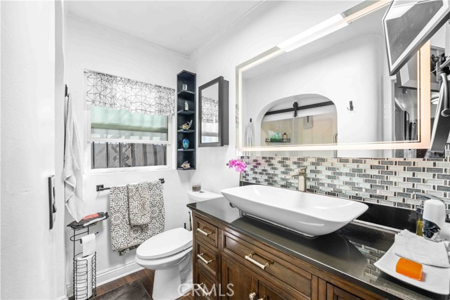 Detail Gallery Image 18 of 36 For 512 W 41st Pl, Los Angeles,  CA 90037 - 4 Beds | 2 Baths