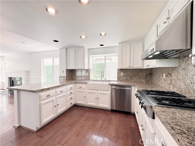 Detail Gallery Image 5 of 24 For 24664 Vista Cerritos, Calabasas,  CA 91302 - 3 Beds | 2/1 Baths