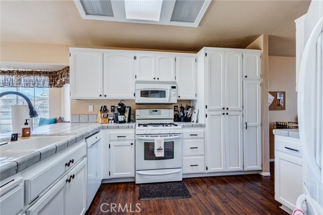 Detail Gallery Image 45 of 72 For 7170 Joshua, Oak Hills,  CA 92344 - 3 Beds | 2 Baths