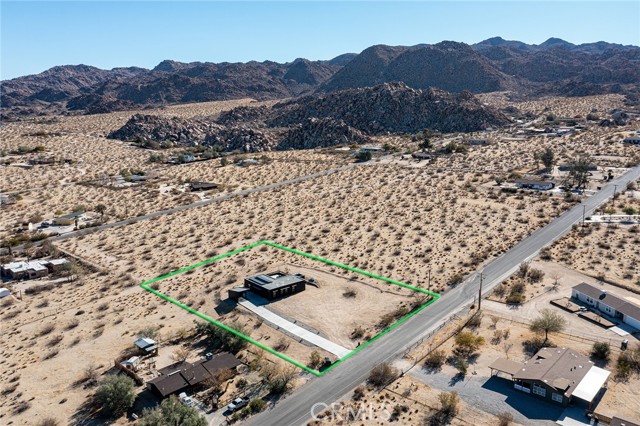 6991 Mount Lassen Avenue, Joshua Tree, California 92252, 3 Bedrooms Bedrooms, ,3 BathroomsBathrooms,Residential Lease,For Rent,6991 Mount Lassen Avenue,CRJT25013170