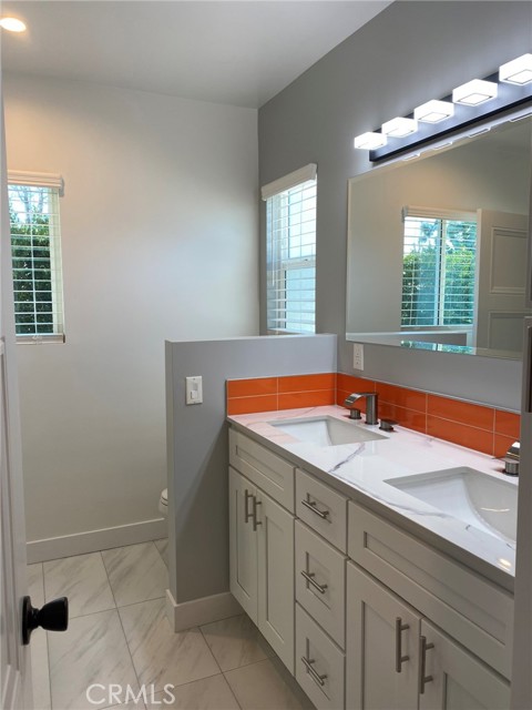 Detail Gallery Image 8 of 16 For 5024 Topanga Canyon Bld, Woodland Hills,  CA 91364 - 2 Beds | 2 Baths