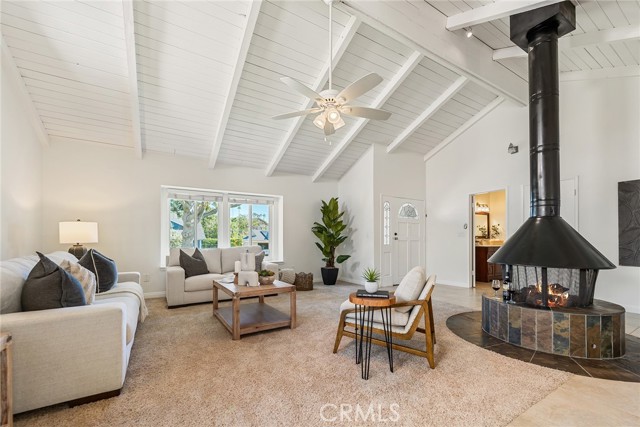 Detail Gallery Image 3 of 27 For 672 S Schug St, Orange,  CA 92869 - 4 Beds | 2/1 Baths