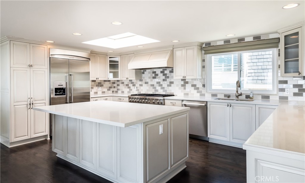 2909 Bayview Drive