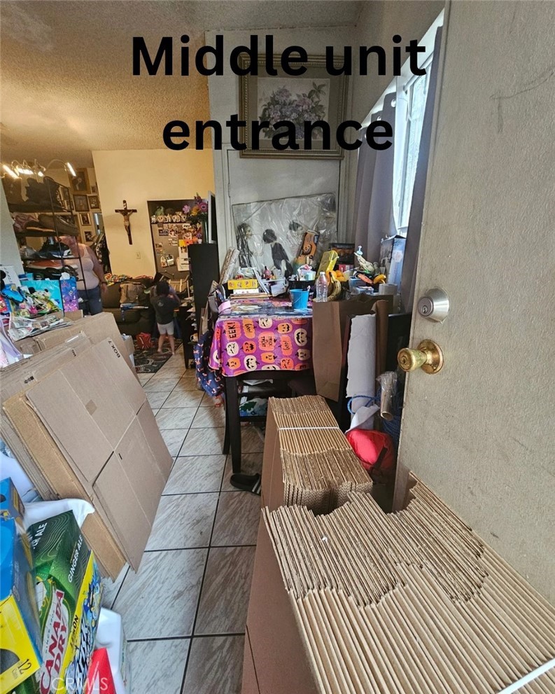 https://media.crmls.org/medias/7cb96c77-03d3-48a4-8946-6ea1a1b9f609.jpg?preset=X-Large