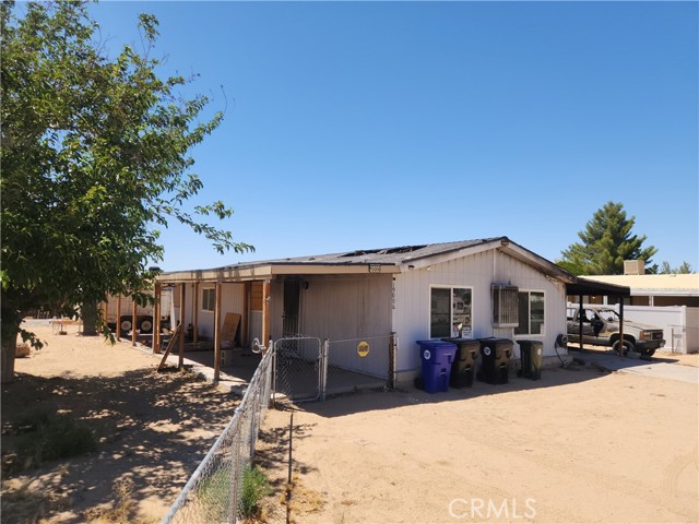 19006 Joshua Street, Adelanto CA: https://media.crmls.org/medias/7cb9a867-d8aa-4955-b819-1ceaac59dc96.jpg
