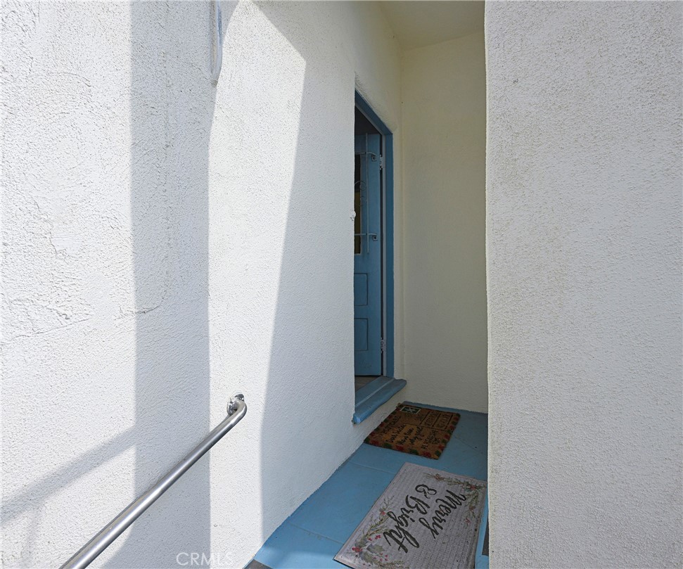 https://media.crmls.org/medias/7cb9ae68-5cce-4337-bd16-6a4ce5f62f6f.jpg?preset=X-Large