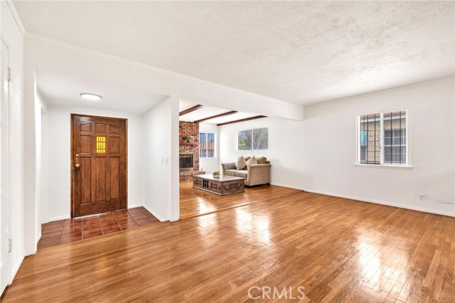 Detail Gallery Image 4 of 41 For 6722 Keltonview Dr, Pico Rivera,  CA 90660 - 3 Beds | 2 Baths