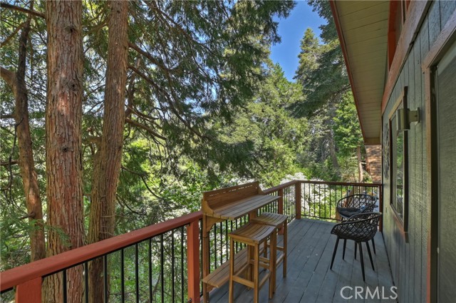 Detail Gallery Image 15 of 33 For 760 Lake Dr, Lake Arrowhead,  CA 92352 - 3 Beds | 2 Baths