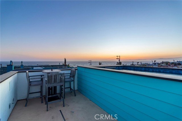 322 30th Street, Hermosa Beach, California 90254, 3 Bedrooms Bedrooms, ,4 BathroomsBathrooms,Residential,Sold,30th,SB21117706