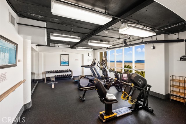 1400 E Ocean Boulevard, Long Beach CA: https://media.crmls.org/medias/7cbba55a-ff06-45d2-8923-d8ef7dc8a3e1.jpg