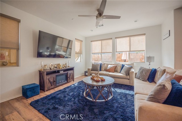 Detail Gallery Image 11 of 44 For 29486 Marx Way, Winchester,  CA 92596 - 4 Beds | 2/1 Baths