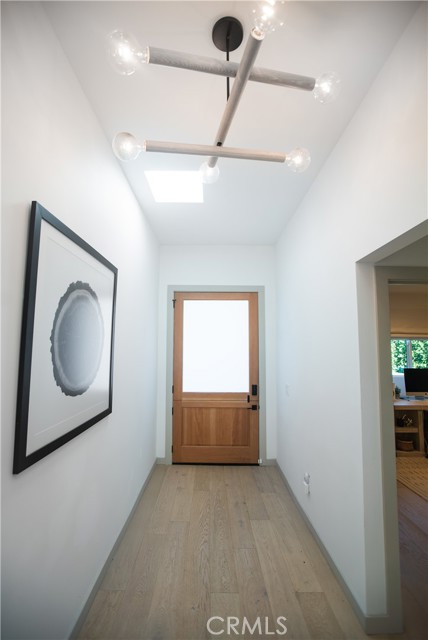 Detail Gallery Image 5 of 33 For 14822 Morrison St, Sherman Oaks,  CA 91403 - 5 Beds | 4 Baths