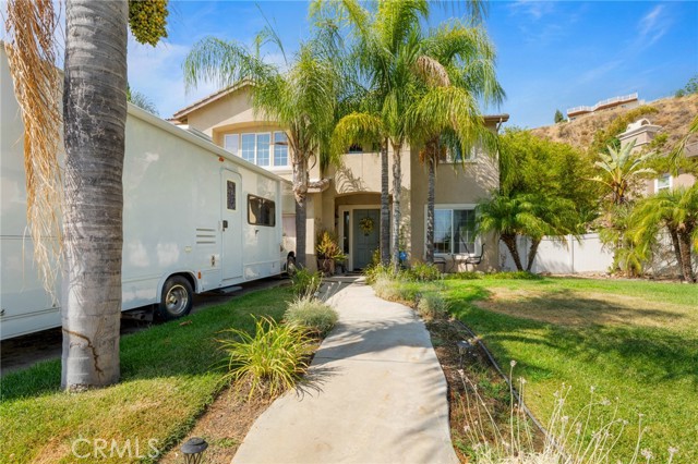 Detail Gallery Image 2 of 46 For 28300 Summertrail Pl, Highland,  CA 92346 - 4 Beds | 2/1 Baths