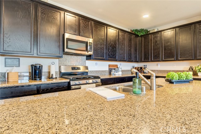 17973 Passionflower Lane, San Bernardino CA: https://media.crmls.org/medias/7cbe1d2c-227f-472c-89eb-19531368f9fa.jpg
