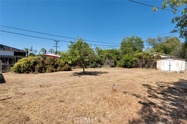 6252 Camellia Avenue, North Hollywood CA: https://media.crmls.org/medias/7cbf0124-b1b9-4d9b-9bfd-1d3d853d0c7f.jpg