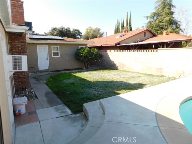 1740 OHIO Street, Redlands CA: https://media.crmls.org/medias/7cbf8a1a-3709-46da-a707-6e0842167007.jpg