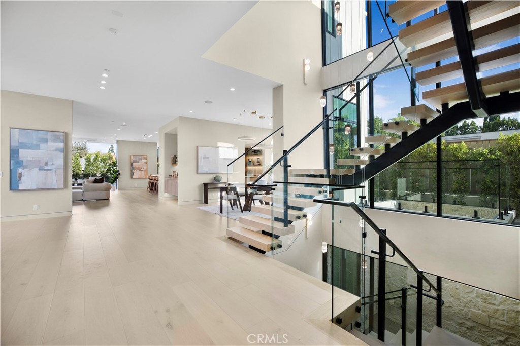 MLS #SR25274661 image #1