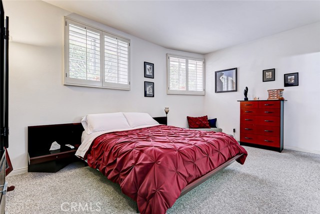 Detail Gallery Image 23 of 32 For 511 N Irena Ave #B,  Redondo Beach,  CA 90277 - 4 Beds | 3/1 Baths