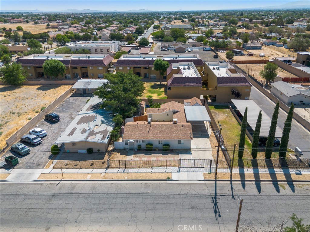 https://media.crmls.org/medias/7cc02928-67a7-495b-beed-3f0d5dfe7a7d.jpg?preset=X-Large
