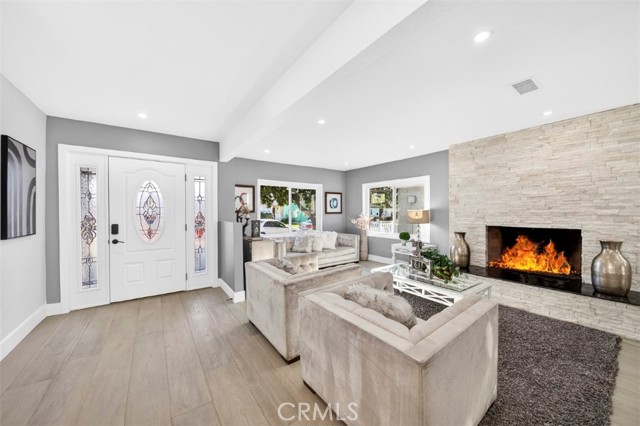 Detail Gallery Image 4 of 27 For 4761 W 141st, Hawthorne,  CA 90250 - 4 Beds | 3 Baths