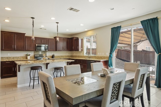 30151 Crestview Court, Menifee CA: https://media.crmls.org/medias/7cc07e9e-8d84-4032-98e5-a65ce7fff52a.jpg