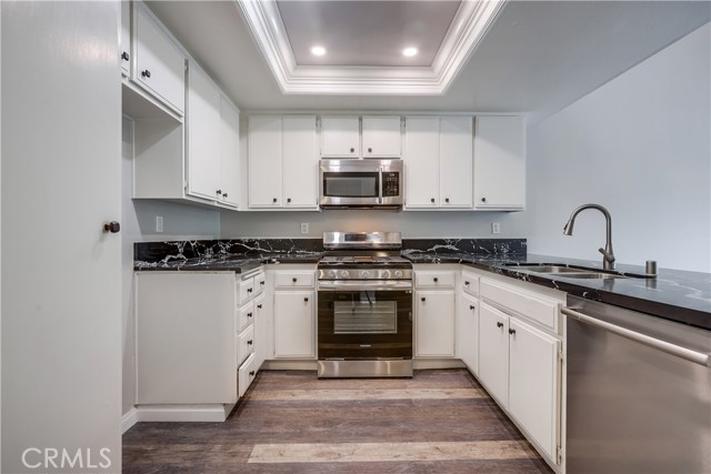 Detail Gallery Image 16 of 47 For 155 N Singingwood St #34,  Orange,  CA 92869 - 2 Beds | 2 Baths