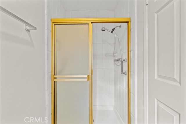 Detail Gallery Image 11 of 20 For 4430 Noble Ave #208,  Sherman Oaks,  CA 91403 - 2 Beds | 2 Baths