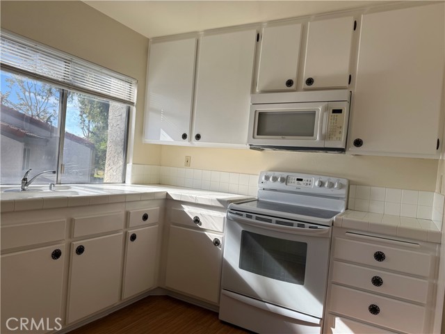 Detail Gallery Image 19 of 20 For 19547 Rinaldi #27,  Porter Ranch,  CA 91326 - 3 Beds | 3 Baths