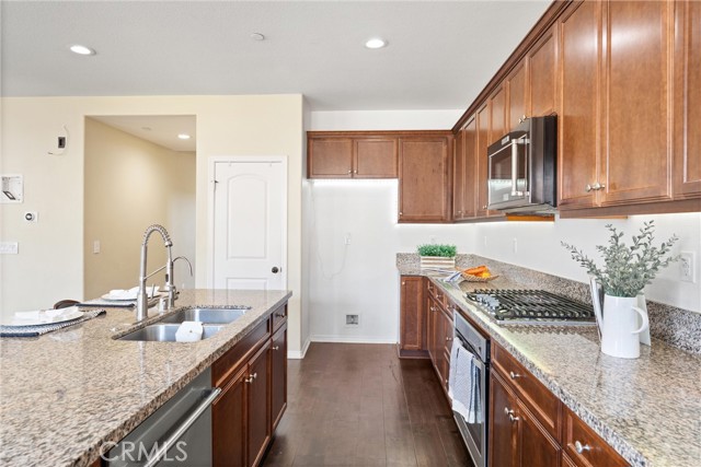 Detail Gallery Image 16 of 44 For 17012 Hal Ln, Fontana,  CA 92336 - 3 Beds | 2/1 Baths