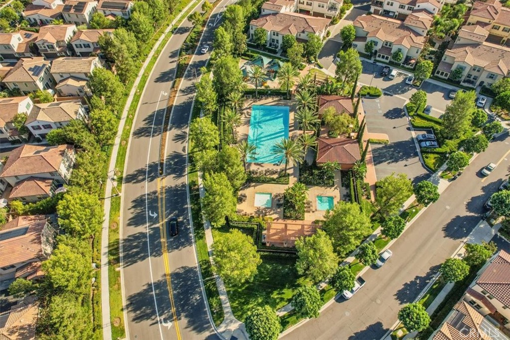 https://media.crmls.org/medias/7cc1aeb4-c26a-4e0a-9b4e-98ecbbf67c65.jpg?preset=X-Large