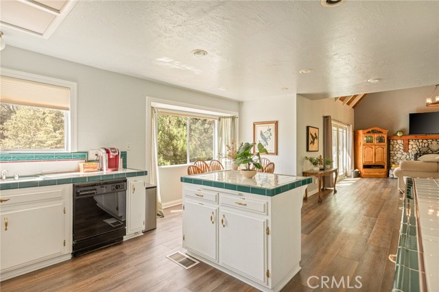 28165 Grenoble, Lake Arrowhead, CA 92352