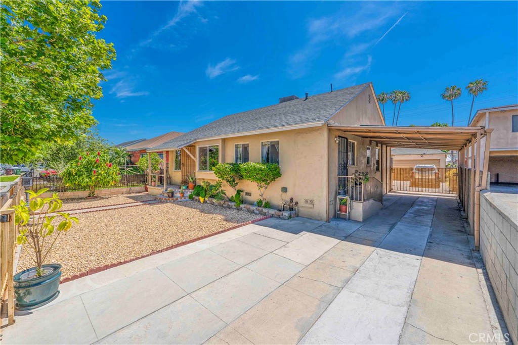 1508 E Queensdale