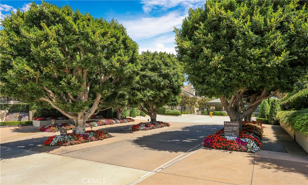 https://media.crmls.org/medias/7cc31230-1944-4c82-899a-46ee0b50d278.jpg?preset=X-Large