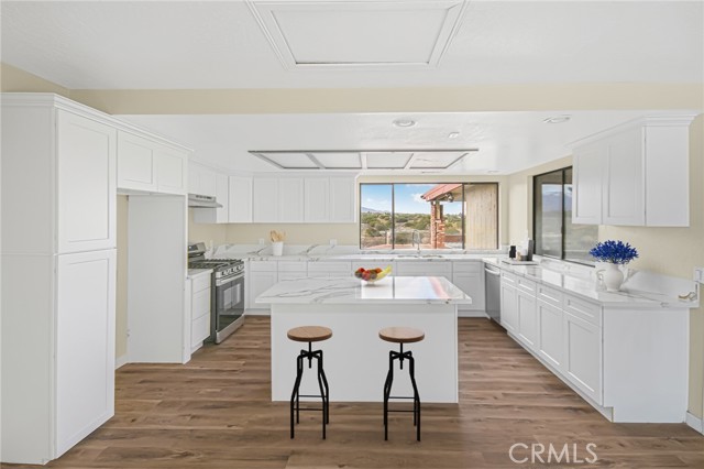 Detail Gallery Image 8 of 33 For 9149 Braceo Street, Oak Hills,  CA 92344 - 4 Beds | 3/1 Baths