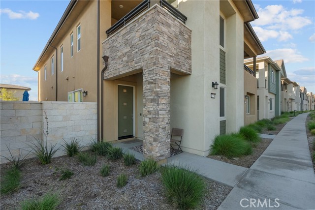 Detail Gallery Image 3 of 35 For 27258 Narrowleaf Willow Ln, Valencia,  CA 91381 - 3 Beds | 2/1 Baths