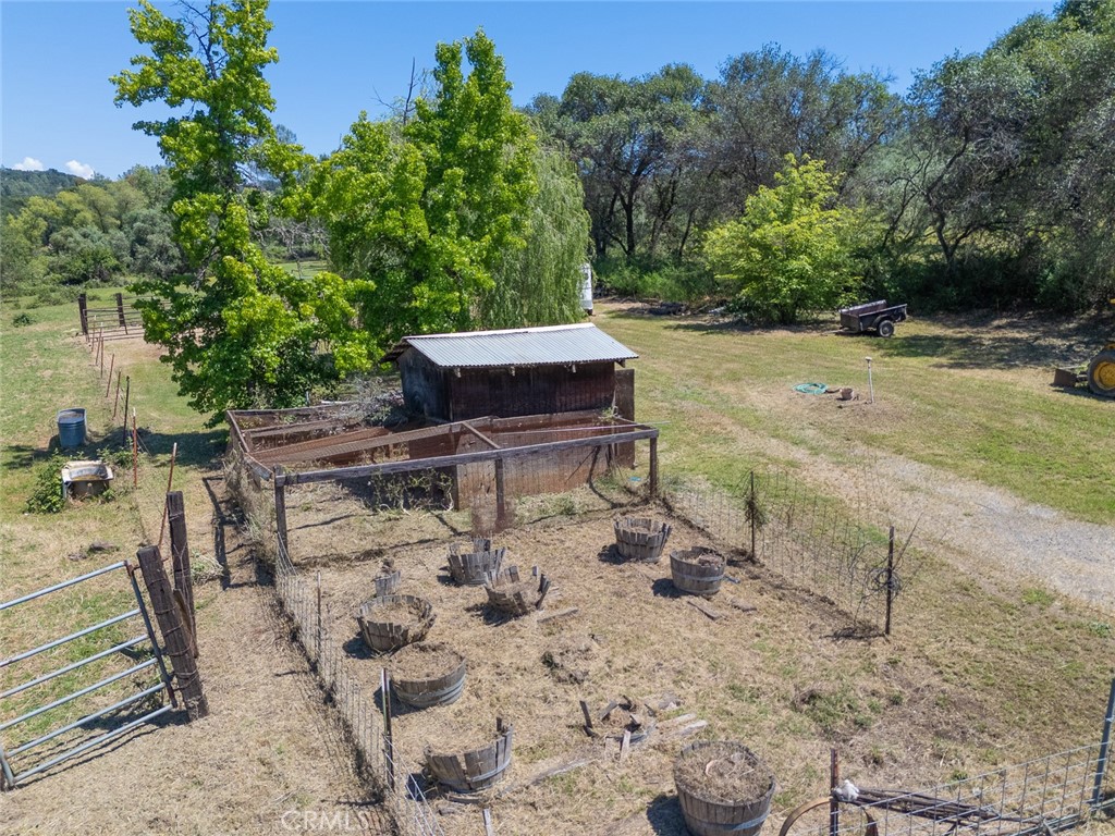 https://media.crmls.org/medias/7cc46495-83bc-45d3-95ff-97f9db8e177c.jpg?preset=X-Large