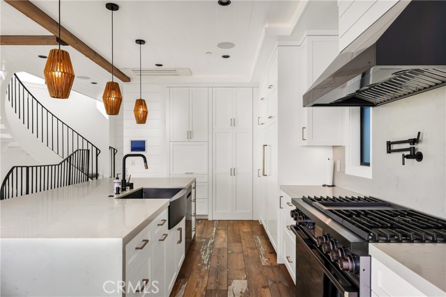 7210 W. Oceanfront, Newport Beach CA: https://media.crmls.org/medias/7cc5bcd2-12eb-4ee7-93be-69264f351c36.jpg