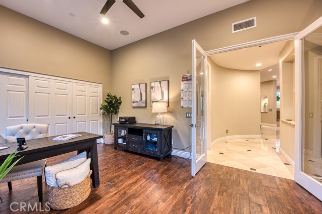 8 Joliet Drive, Coto de Caza CA: https://media.crmls.org/medias/7cc5df22-8afd-4cd4-8d95-cc04b9772695.jpg