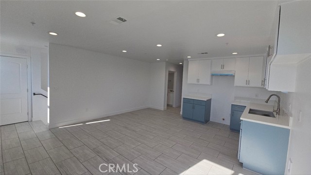 Detail Gallery Image 15 of 23 For 10413 Avalon Bld, Los Angeles,  CA 90003 - 4 Beds | 2 Baths