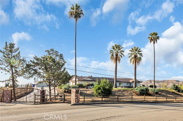 Detail Gallery Image 1 of 36 For 12646 10th St, Yucaipa,  CA 92399 - 2 Beds | 2/1 Baths