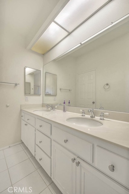 Image 39 of 52 For 10644 Claridge Place