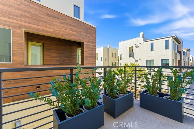 Detail Gallery Image 9 of 35 For 70 Ebb Tide, Newport Beach,  CA 92663 - 3 Beds | 3/1 Baths