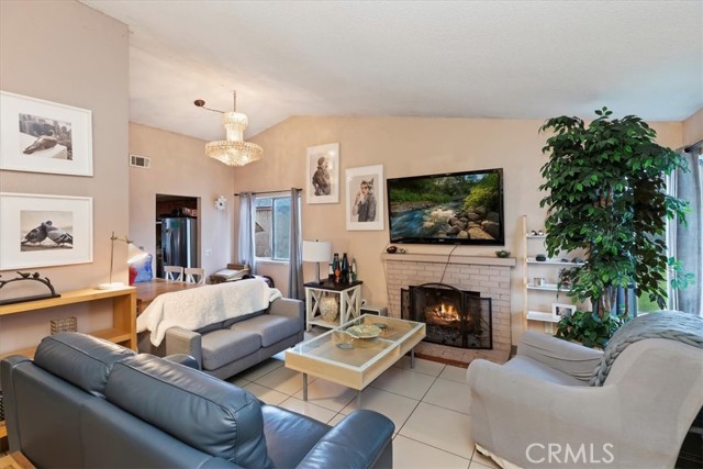 Detail Gallery Image 7 of 31 For 156 S Loretta, Rialto,  CA 92376 - 4 Beds | 2 Baths