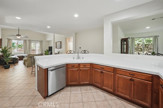 Image 14 of 39 For 29661 Cambridge Avenue