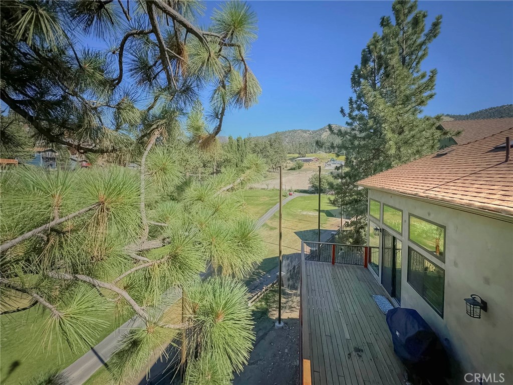 https://media.crmls.org/medias/7cc734e8-ca10-423e-a4b0-288e81c57ed9.jpg?preset=X-Large